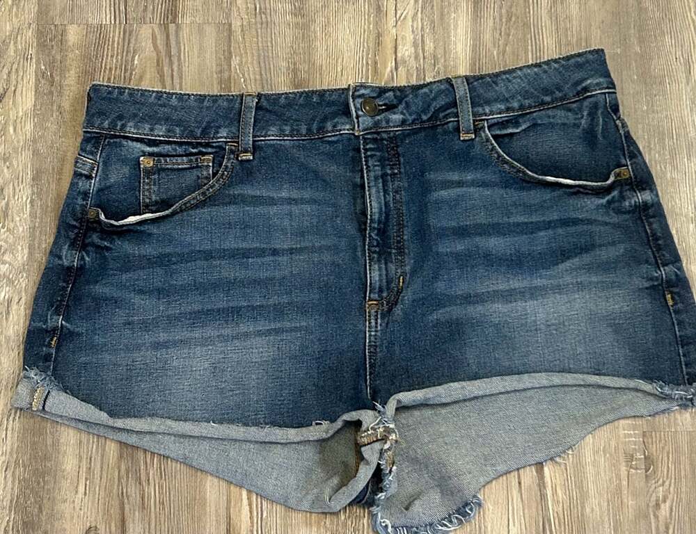 Guess Women's Blue Denim Cuffed Raw Hem Shorts